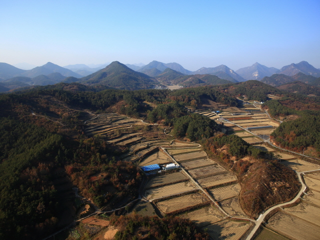 순창 운림리 농소고분 원경 이미지 입니다.